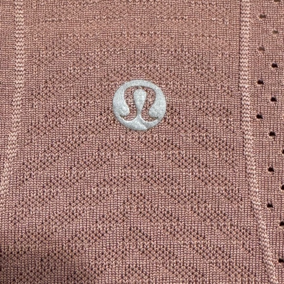 Lululemon Breeze by Long-sleeved Top, Woman Size 6, Mauve Pink - Picture 3 of 5